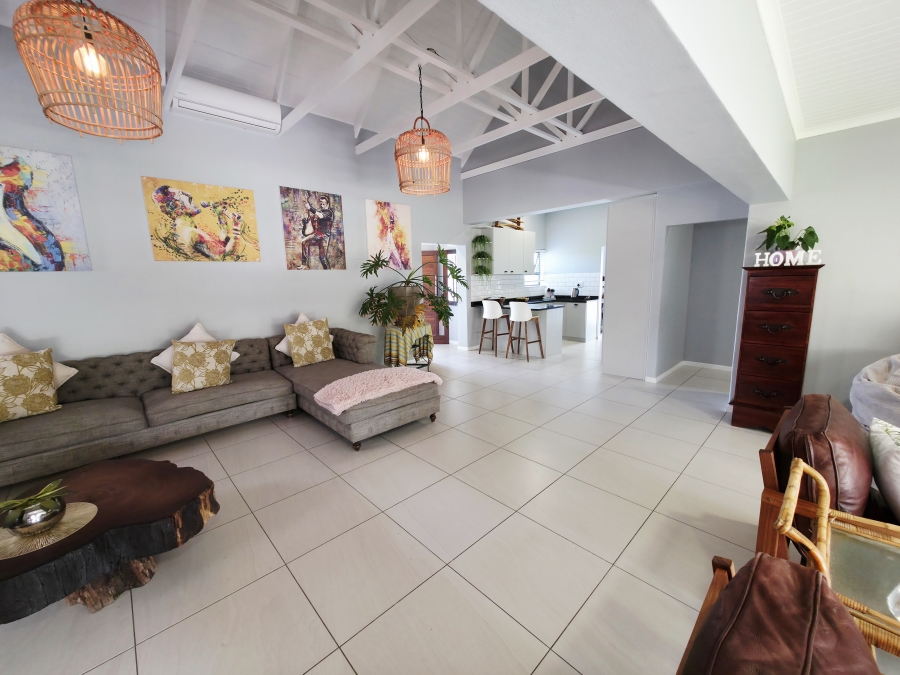 3 Bedroom Property for Sale in Uitsig Western Cape